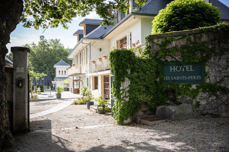 entrée du domaine des saints pères à Montagnole